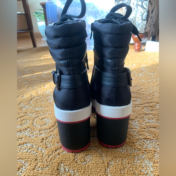 High heel boots 🖤🤍❤️ size 9 - Picture 3 of 6